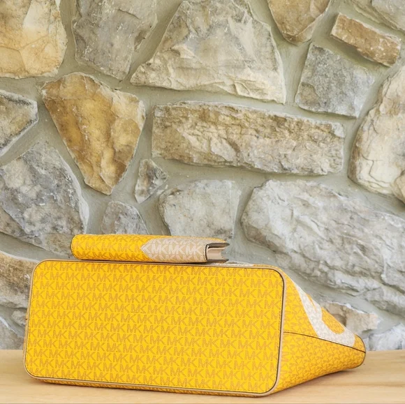 Michael Kors Carter Logo LG Color-Block Tote SET - Picture 4 of 12